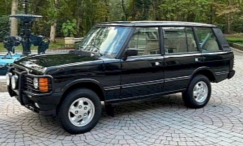 forget-a-new-range-rover-long-wheelbase,-we-want-its-28-year-old-ancestor