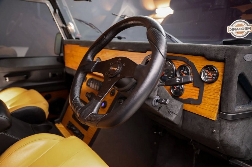 Tuned 1991 Land Rover Defender 90 getting auctioned off