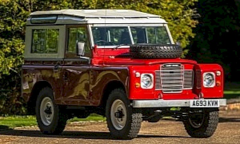 jay-kay-used-this-restored-land-rover-series-3-county-safari-to-take-his-kids-to-the-beach