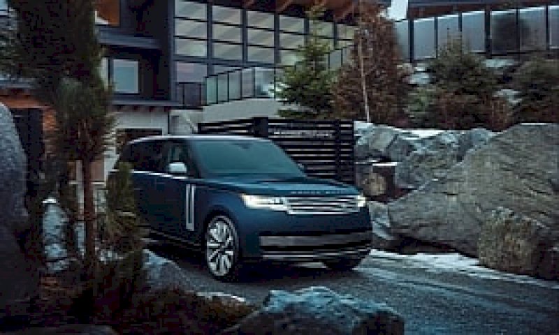range-rover-sv-arete-edition-arrives-in-whistler-to-enjoy-the-canadian-resort-lifestyle